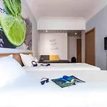 Ibis Styles Garibaldi 3*