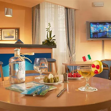 Hotel Ibis Styles Garibaldi 3*