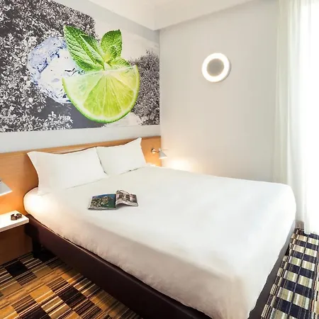 Hotel Ibis Styles Garibaldi 3*