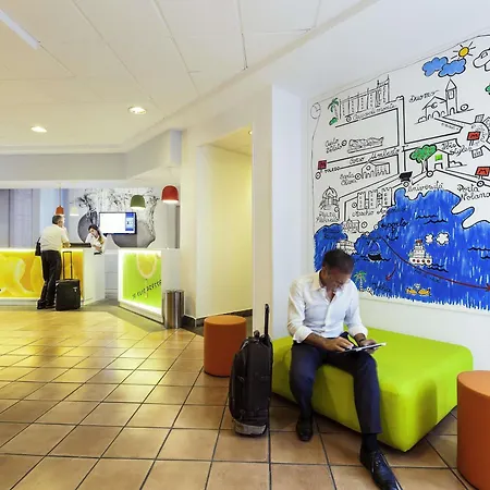 Ibis Styles Garibaldi 3* Νάπολη