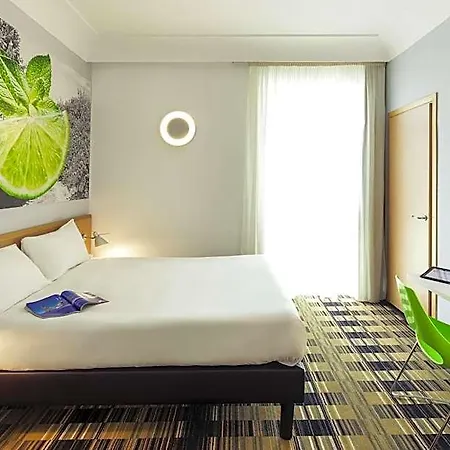 Ibis Styles Garibaldi Neapel