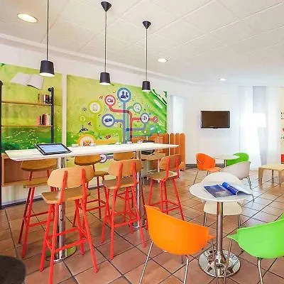 Ibis Styles Garibaldi Νάπολη