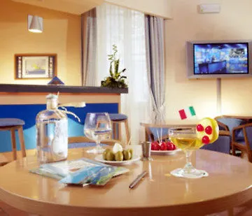 Ibis Styles Garibaldi Hotel 3*