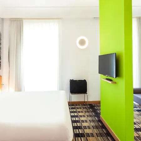 Ibis Styles Garibaldi 3* Napels